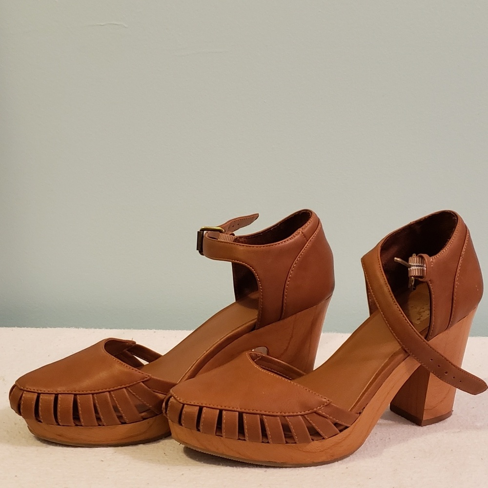 Mary jane clogs
